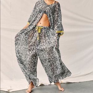 BNWOT Free People Sleepin In Pant black combo XS